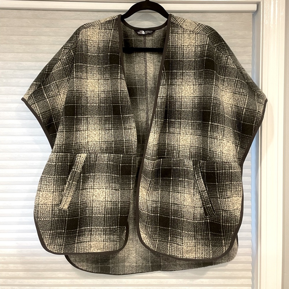 NORTH FACE Cozy Crescent Poncho